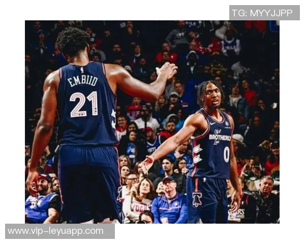 小弟埃奇库姆助力马克西狂砍35分三分球表现出色展现实力