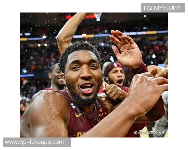 多诺万米切尔半场表现低迷仅得7分三分球全失状态堪忧