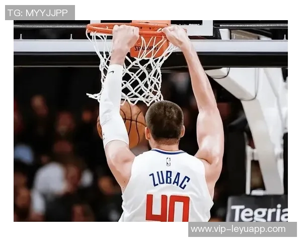 小卡面对祖巴茨防守困境展现个人能力成功打成2加1