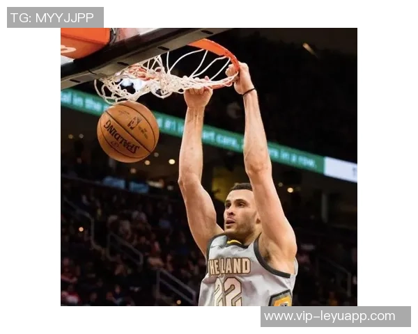 小南斯盛赞亨特如同莱昂纳德般出色表现助力全场胜利