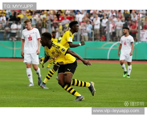 穆科科在丹麦遭遇困境多特名宿呼吁给予更多信任与支持